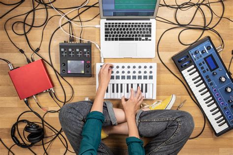 How to Make Music for Beginners: A Journey into the Realm of Accessible Music Creation